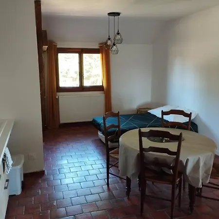 Appartement Dans Village Calme A 5 Min Des Lacs Mathaux Exterior photo