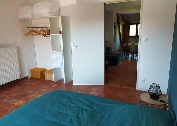 Appartement Dans Village Calme A 5 Min Des Lacs