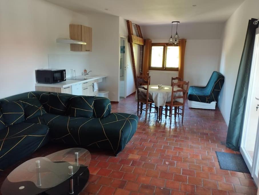 Apartment Dans Village Calme A 5 Min Des Lacs *