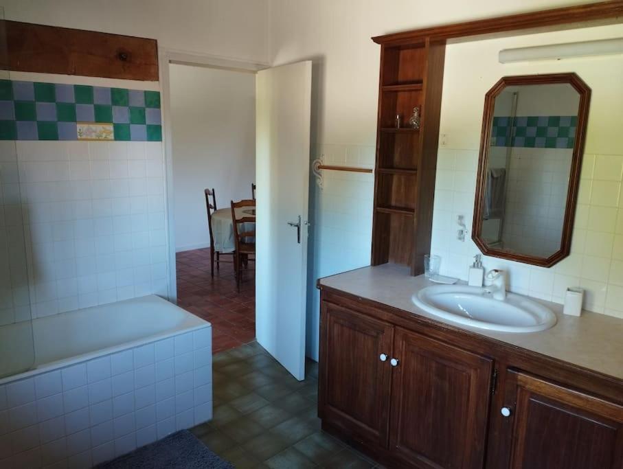 Apartment Dans Village Calme A 5 Min Des Lacs Mathaux